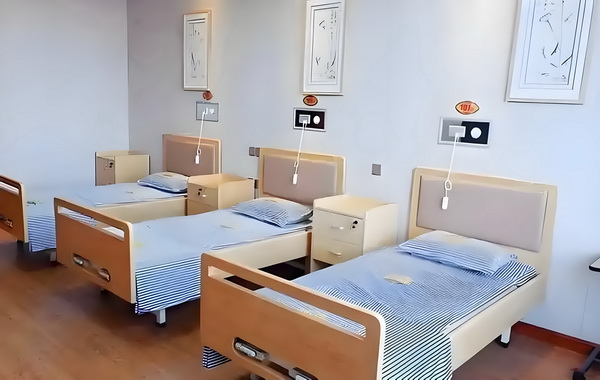 入户深圳途径_2025暑期档大盘票房连续10天破亿 平时都住在公司宿舍