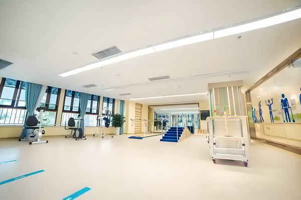 大学毕业生可以直接入户深圳吗_电影《戏台》预测票房超3亿 阿富到报汗警警称方接
